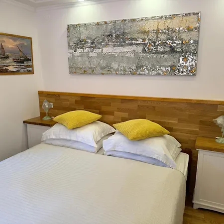 Lorena Guest house 3*